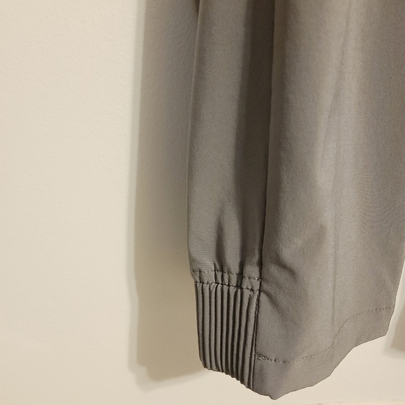 Columbia | Women's Gray Hiking or Workout Pants (Size XL) - Picture 7 of 13